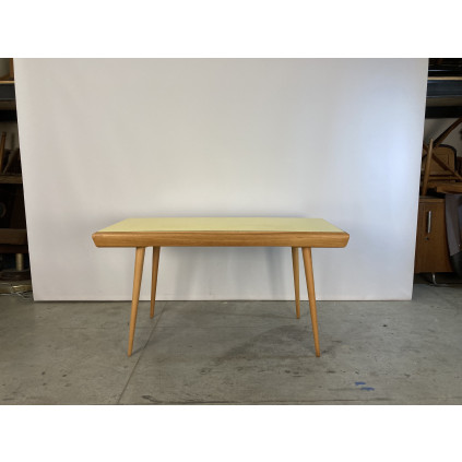 Coffee table with umakart